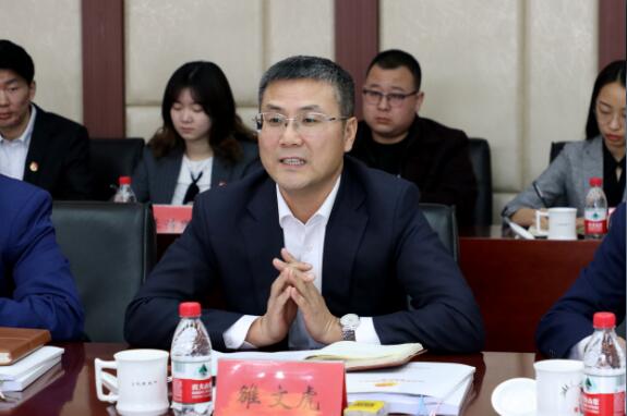 党委常委、副校长雒文虎介绍学校共青团工作情况 党委常委、副校长雒文虎介绍学校共青团工作情况